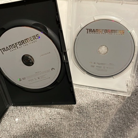 Transformers Bundle: Dark of the Moon & Revenge Of The Fallen DVDs - Picture 4 of 4